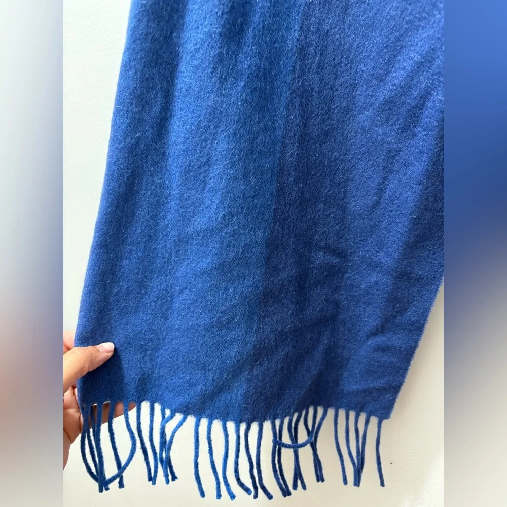 Amicale Cashmere Blue Scarf Fringe Two Tone Color Block - Picture 2 of 5